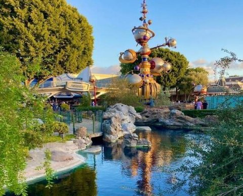 Фирма реорганизуется в 2022 году: как отчитаться по льготной недвижимости из "кадастрового" списка