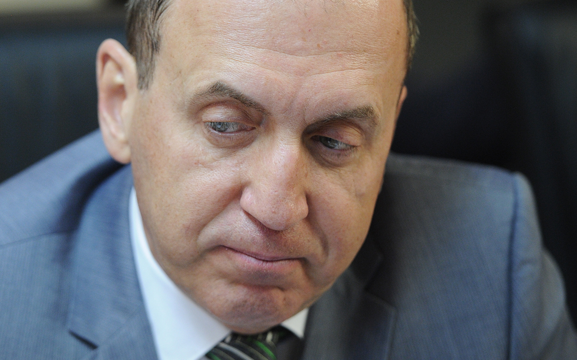 Экс-сенатор решил судиться с Credit Suisse из-за менеджера-мошенника