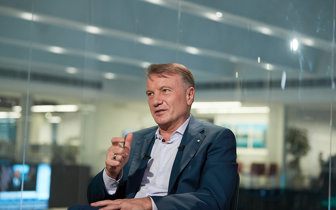 Греф пообещал рост процентов по депозитам вслед за ставкой ЦБ