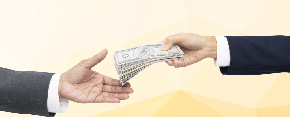 В России выросло число желающих получать зарплату в валюте