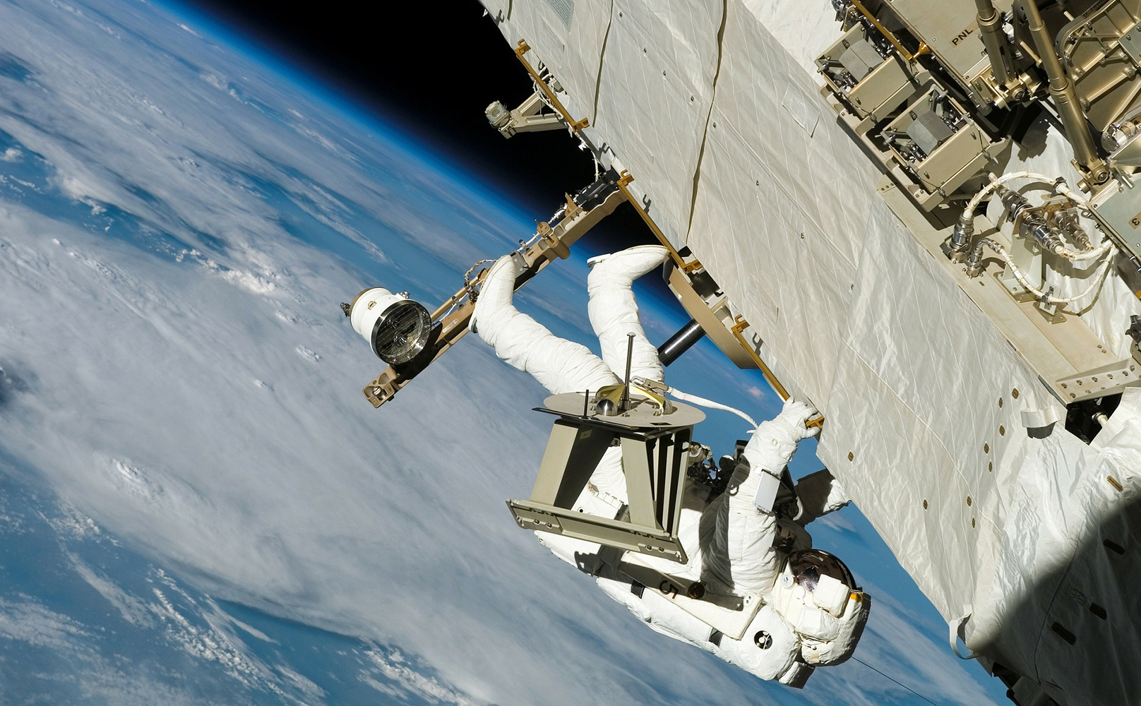 АФК «Система» инвестирует в развитие спутникового флота