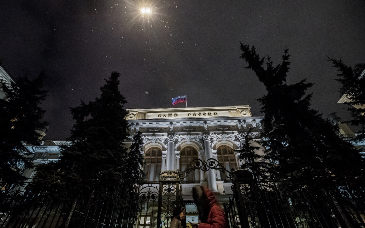 Какие варианты повышения ставки эксперты ждут от ЦБ