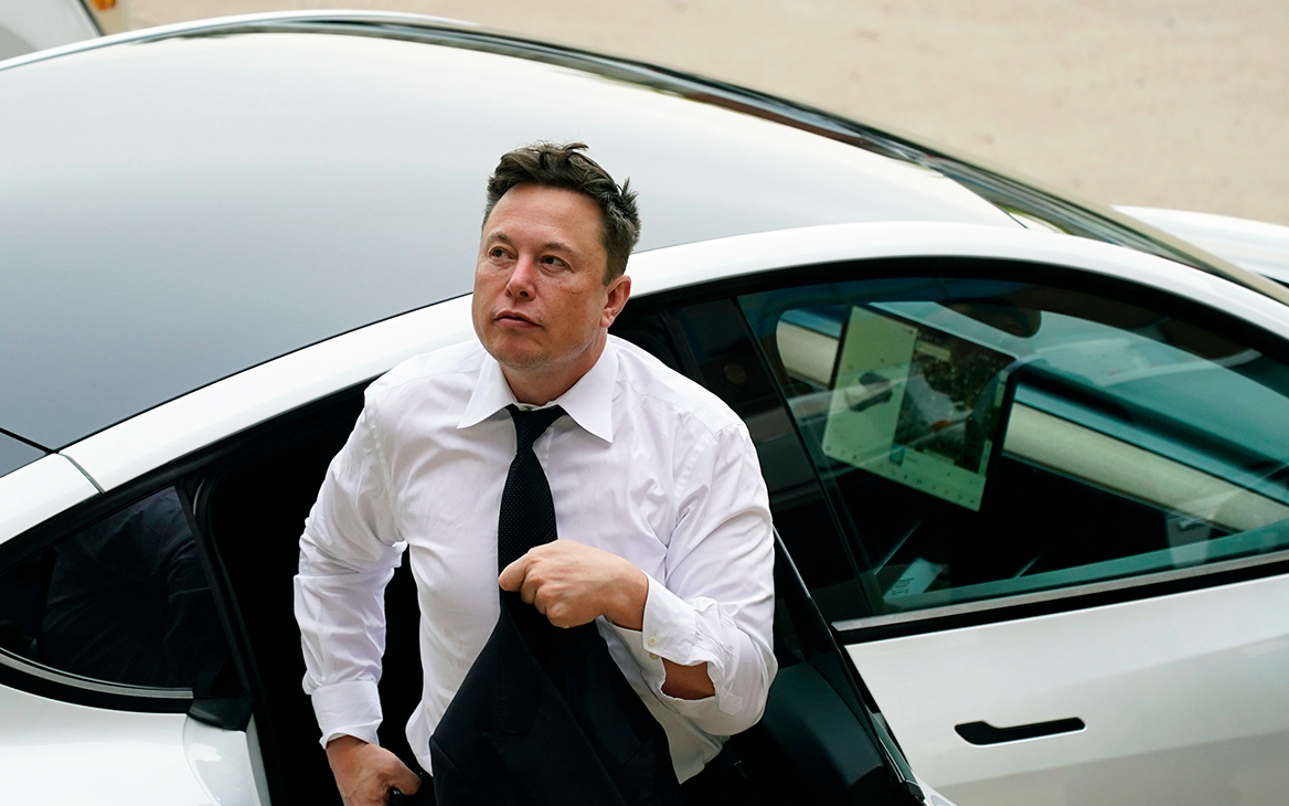 Илон Маск продал пакет акций Tesla еще на $900 млн