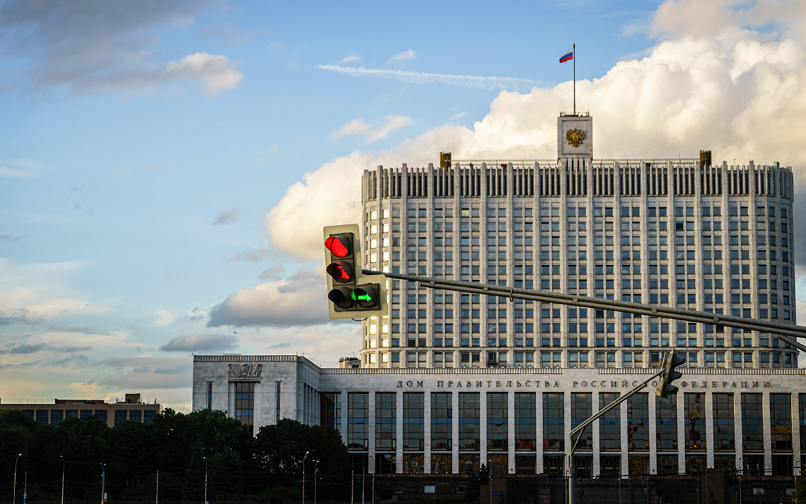 Правительство изменит модель управления институтами развития