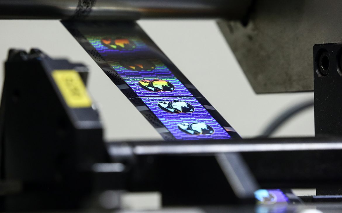 Банки Узбекистана начали ужесточать условия для «карточных туристов»