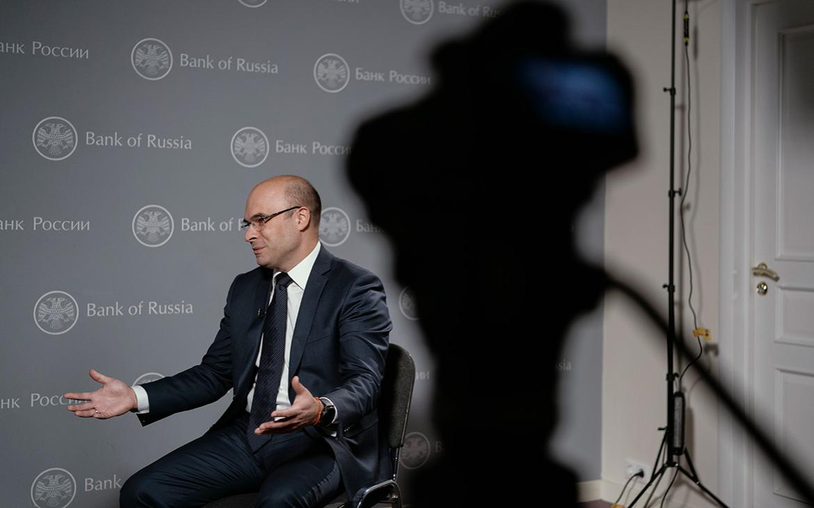 ЦБ объяснил декабрьское ослабление рубля