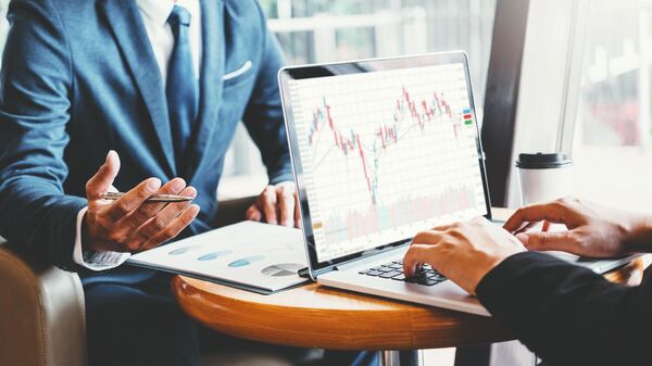 Эксперт дал совет, как выгодно распорядиться деньгами до конца года