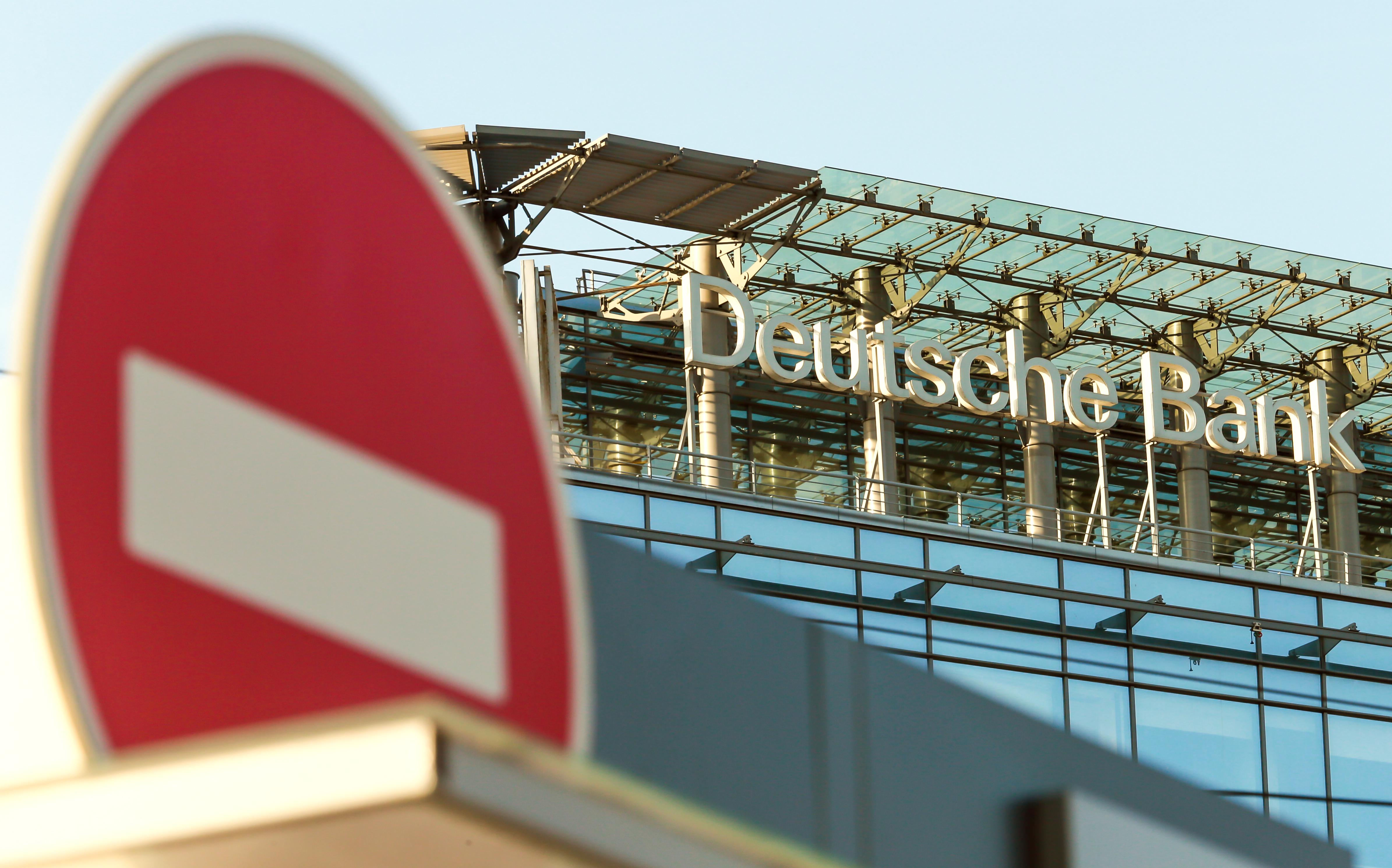 Глава АКРА спрогнозировал уход из России 50 банков в течение двух лет