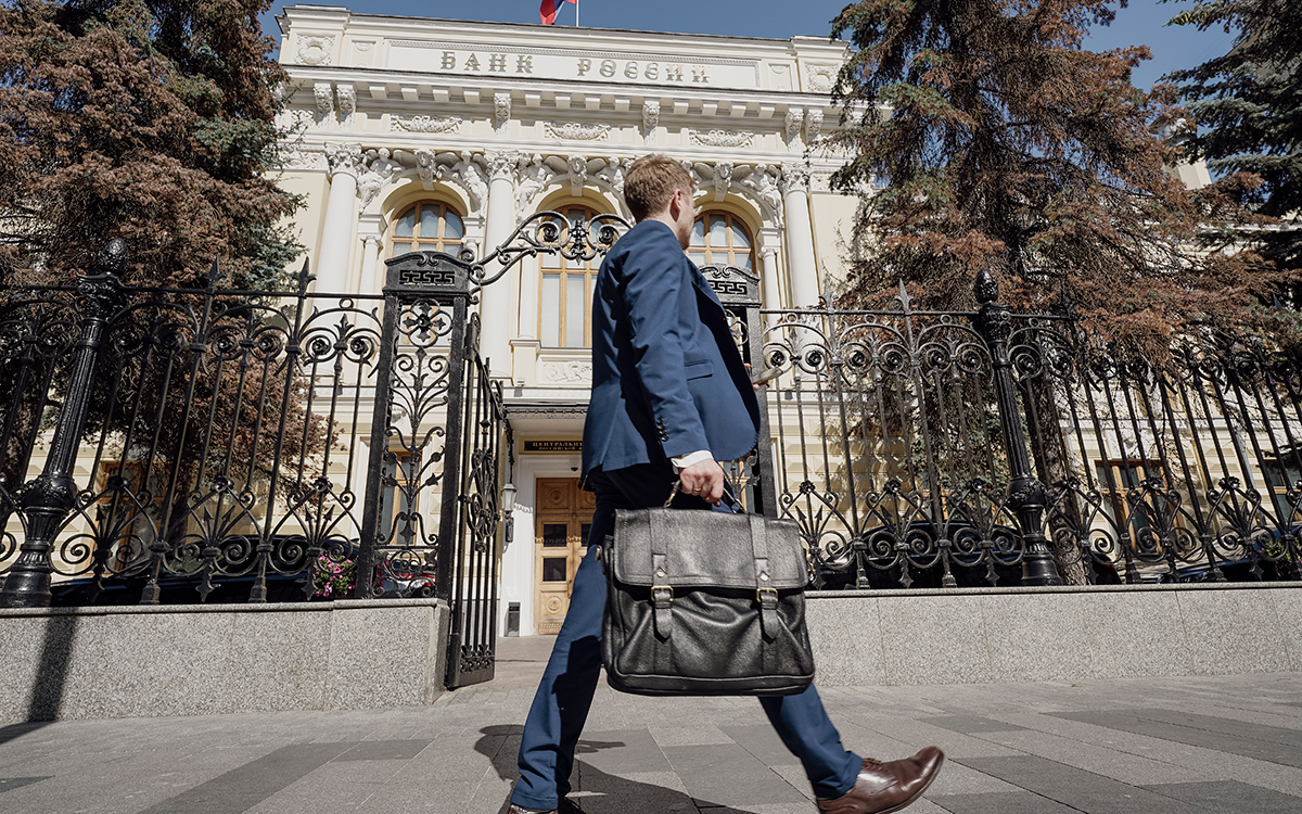 Эксперты предсказали «осторожное» снижение ключевой ставки ЦБ