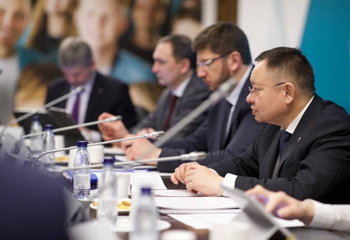 Глава Минстроя посетил все фракции в Госдуме