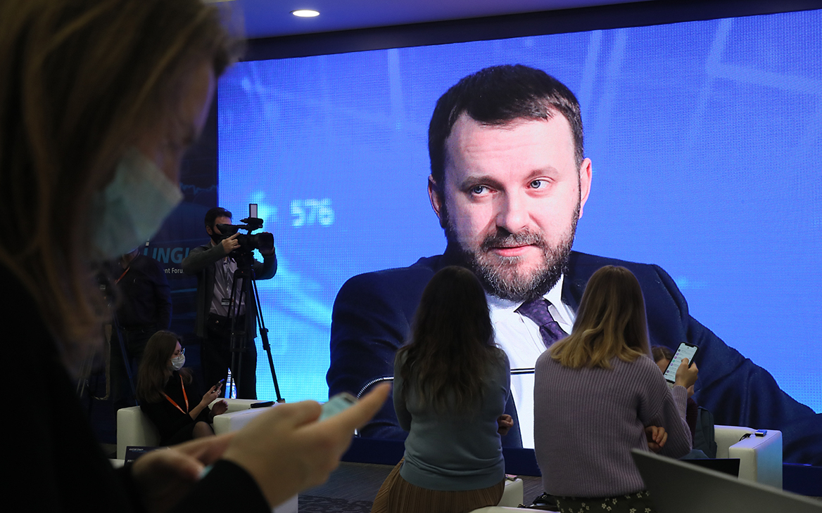 Орешкин пообещал избавиться от необходимости пользоваться SWIFT