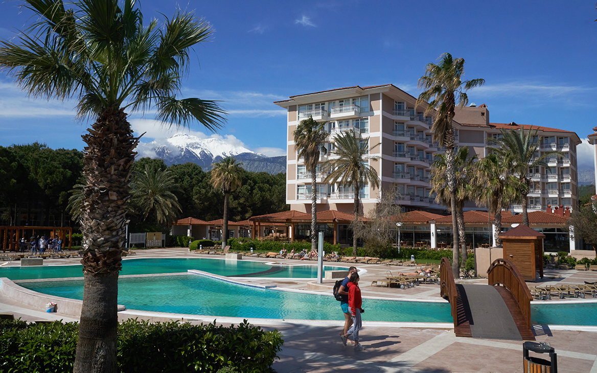 Новак заявил о договоренностях с Турцией по приему карт «Мир» в отелях