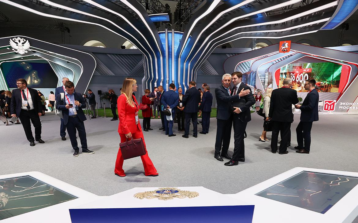 «Нет ощущения, что важно, чтобы рынок рос». Главное с финансового форума