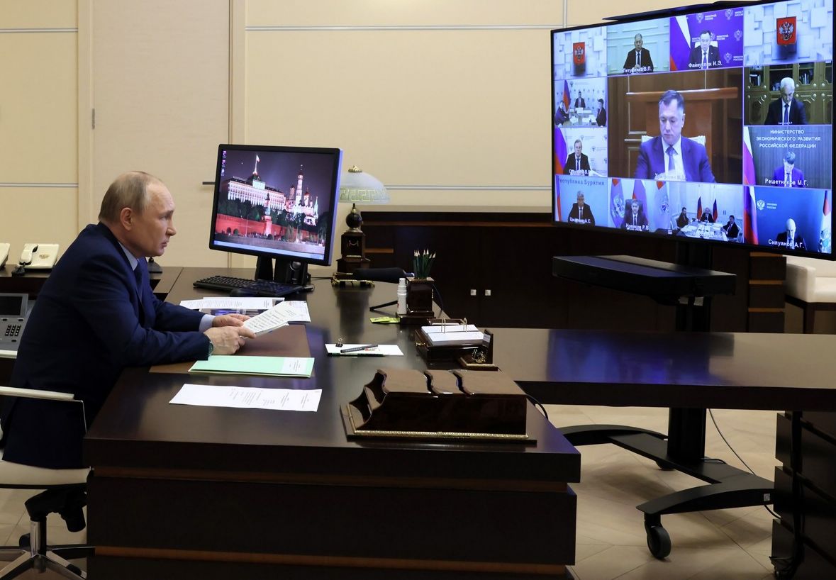 Президент поручил форсировать темпы инфраструктурного строительства