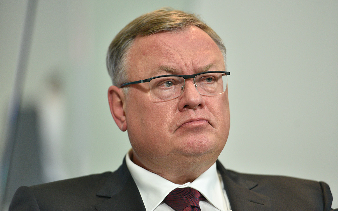 Костин усомнился в скорой возможности свободно покупать наличную валюту