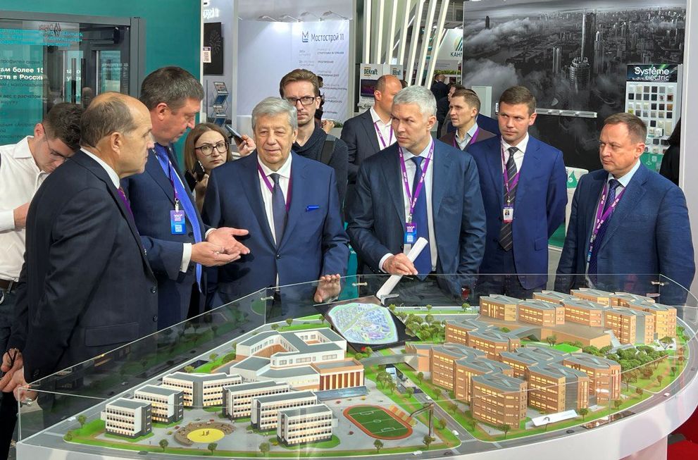 В Екатеринбурге стартовал строительный форум 100+TechnoBuild