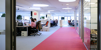 В Минцифры обсудили с ЦБ упрощенный листинг для IT-компаний на Мосбирже