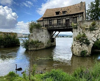 ФНС рассказала организациям, как отчитаться по налогу на имущество