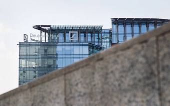 FT узнала о релокации сотрудников Deutsche Bank из России