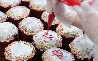 Тинькофф спрогнозировал рост трат на куличи и яйца к Пасхе